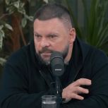 Евгений Поддубный — о задержании во Франции волонтёра Анны Новиковой: Женщину лишили свободы за убеждения и за то, что говорила и говорит правду