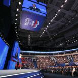 Дмитрий Медведев: «Единая Россия» доставила 150 тысяч тонн грузов для бойцов и жителей исторических регионов