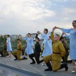 «Молодая Гвардия Единой России» провела в регионах акцию «Вальс Победы»