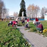 В Пижанском округе Кировской области единороссы привели в порядок территорию мемориала