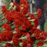 Активисты «Молодой Гвардии Единой России» в Санкт-Петербурге почтили память жертв трагедии в Беслане