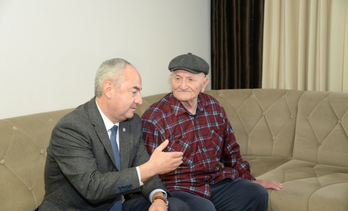 Таймураз Тускаев поздравил фронтовиков с Новым Годом