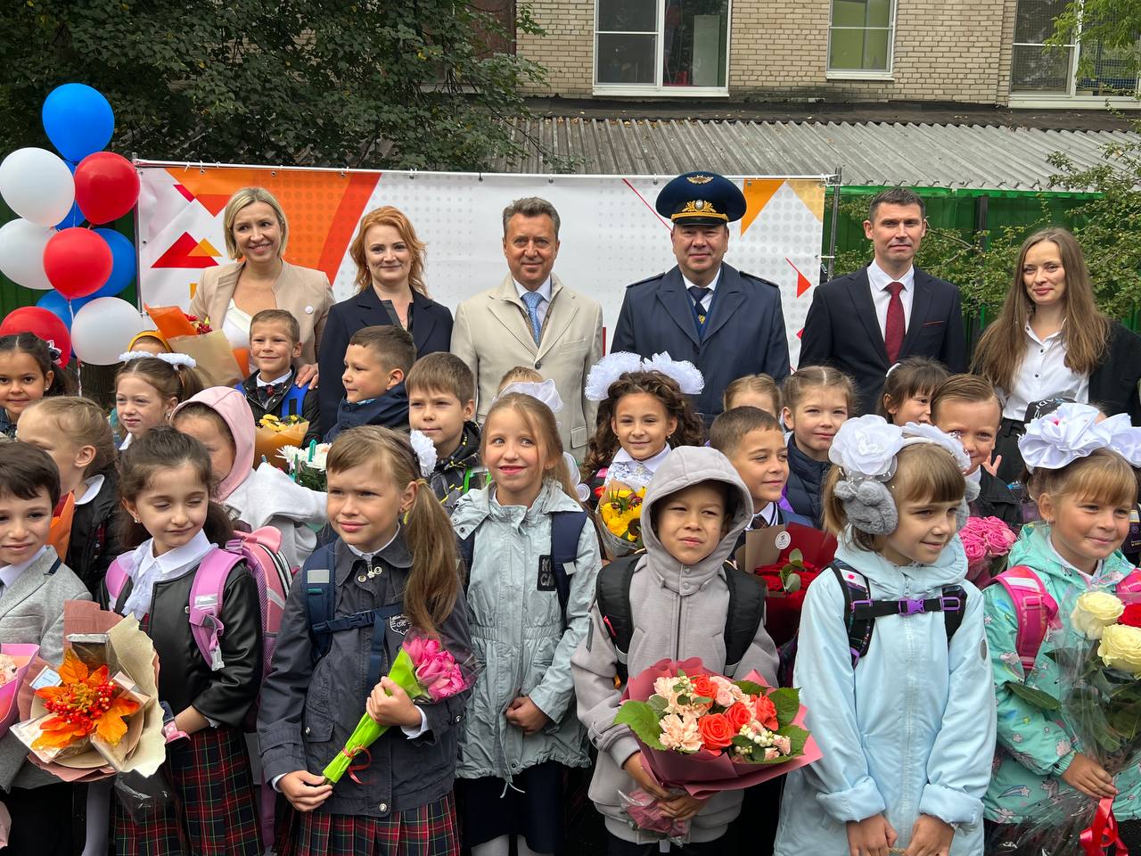 Анатолий Выборный поздравил с началом учебного года и Днем знаний московских школьников