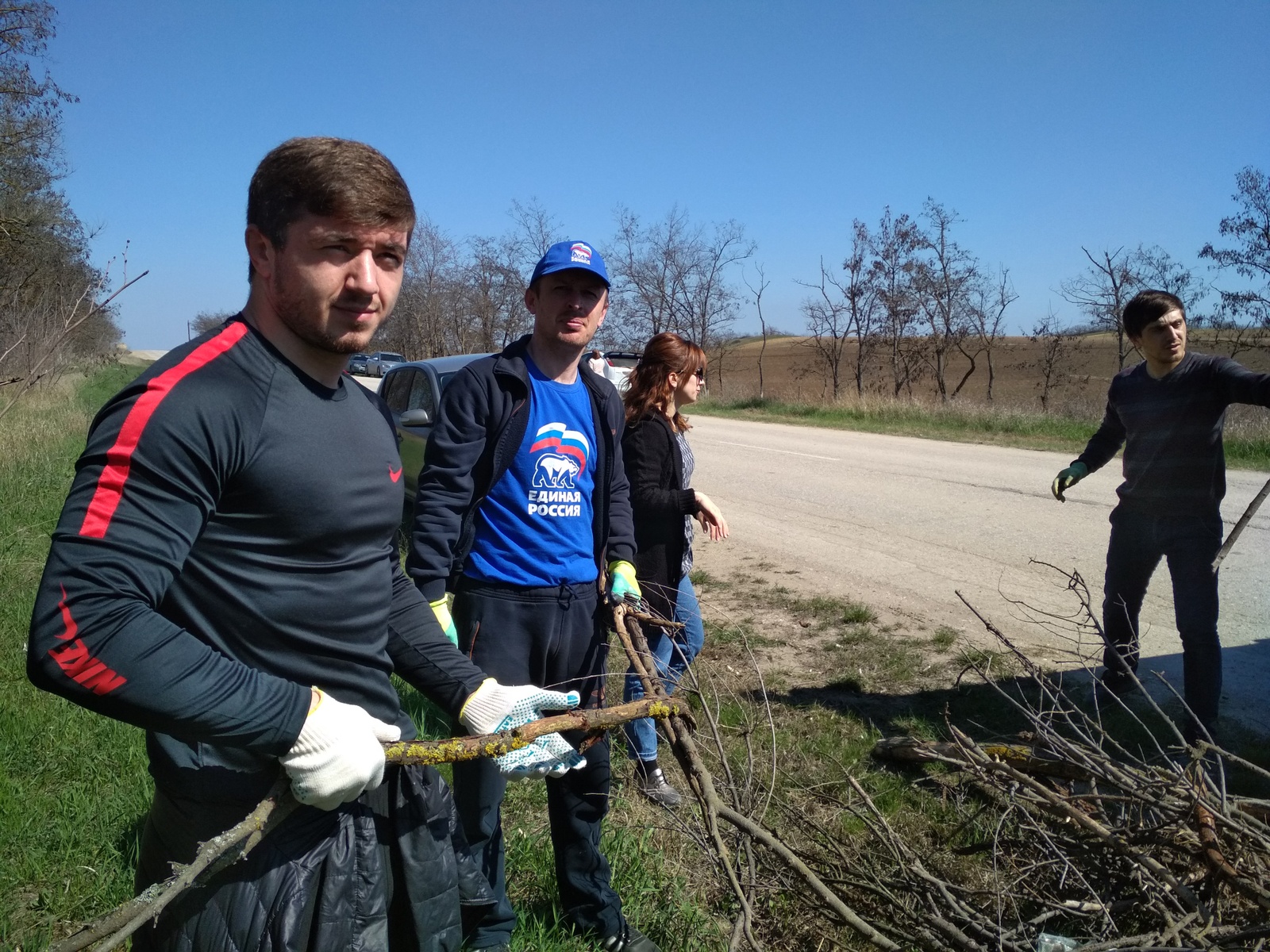 Более 70 партийцев приняли участие в субботнике в селе Сергокала Дагестана