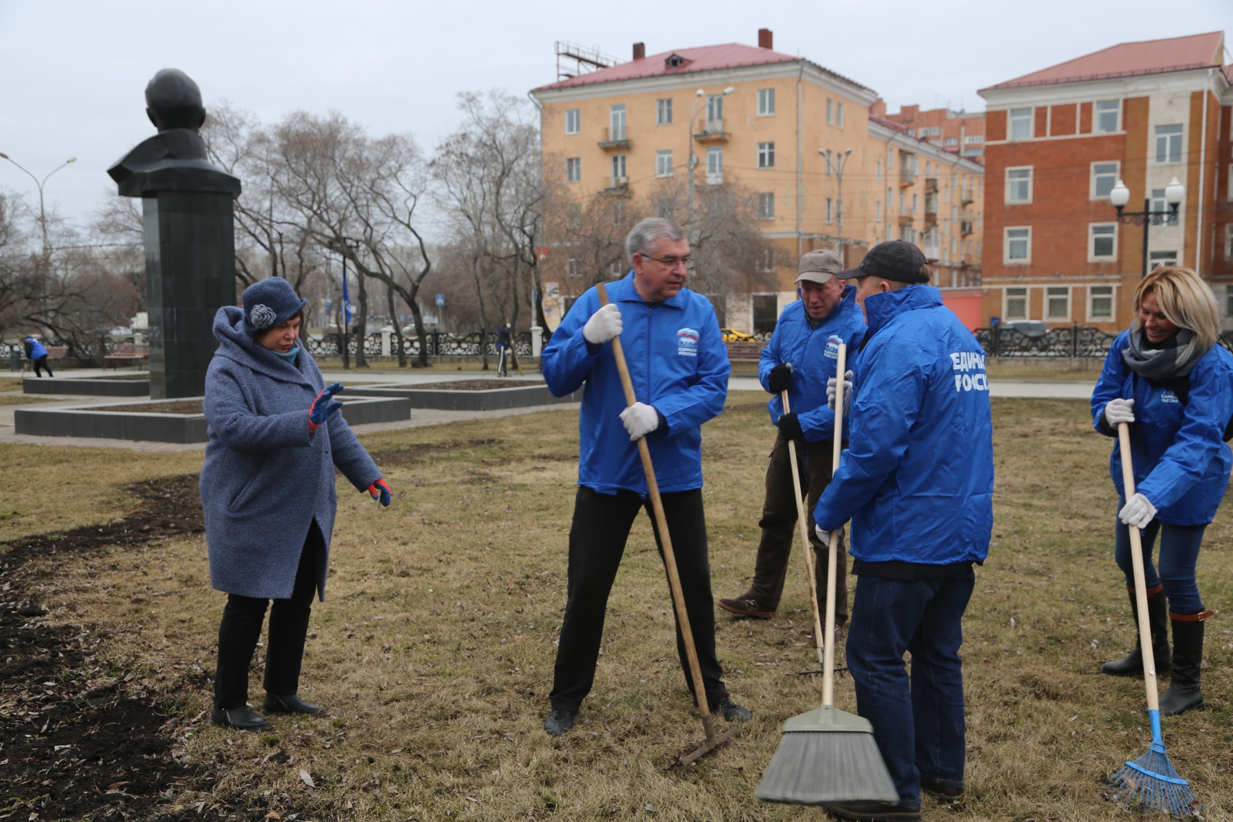   В рамках партпроекта «Чистая страна» в регионах России прошли субботники. Пермский край