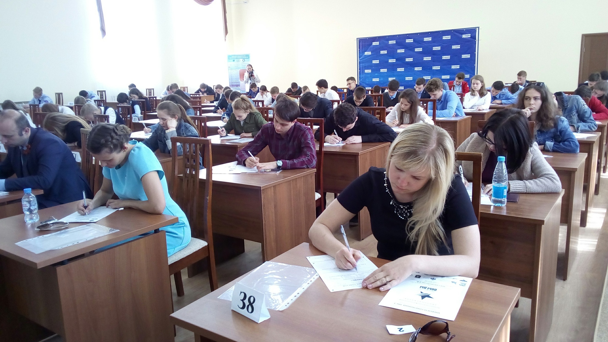  В России проходит историческая акция «Единой России» «Диктант Победы». Орловская область