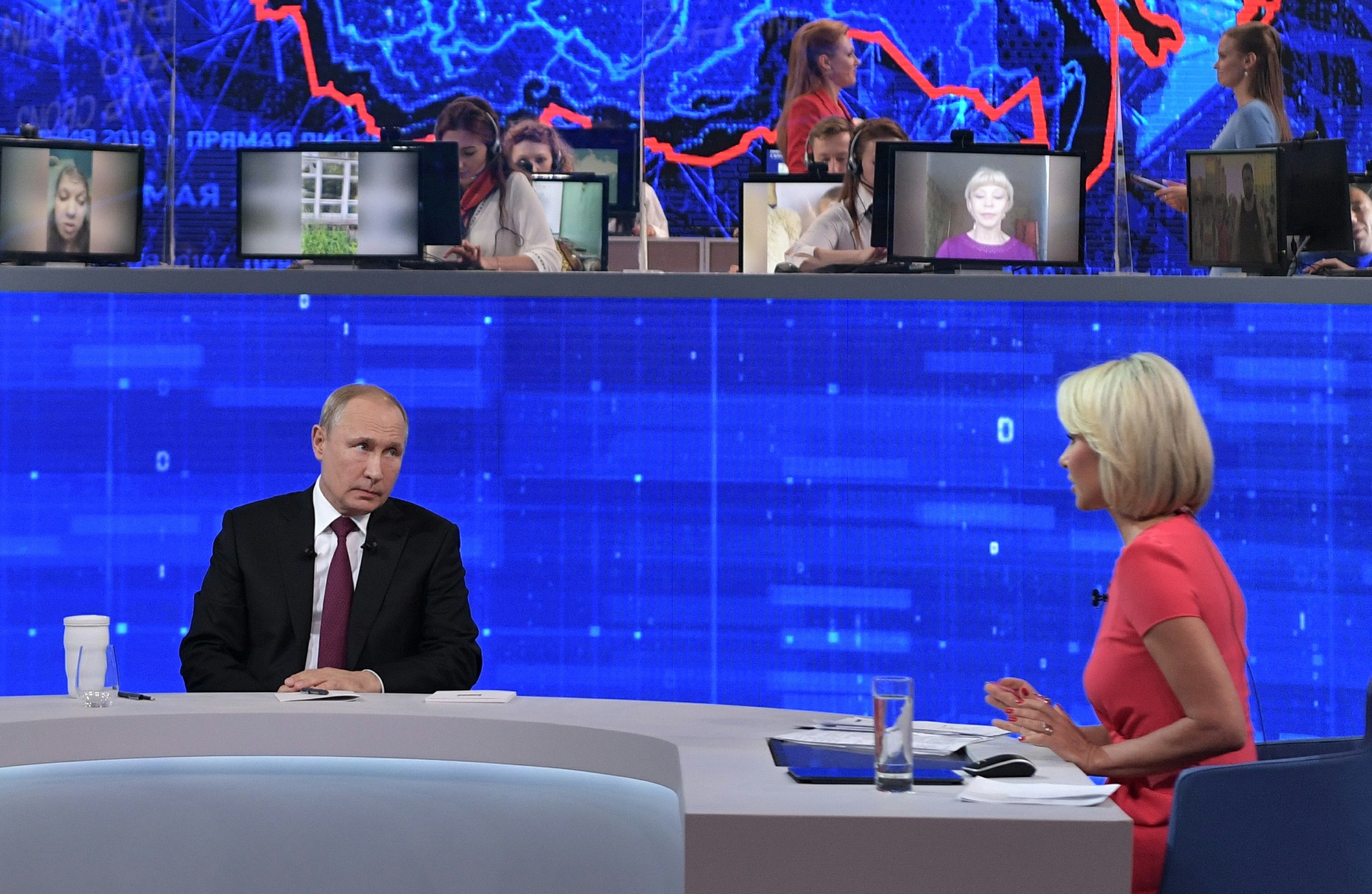    Ежегодная специальная программа «Прямая линия с Владимиром Путиным». Фото: Алексей Никольский/РИА Новости