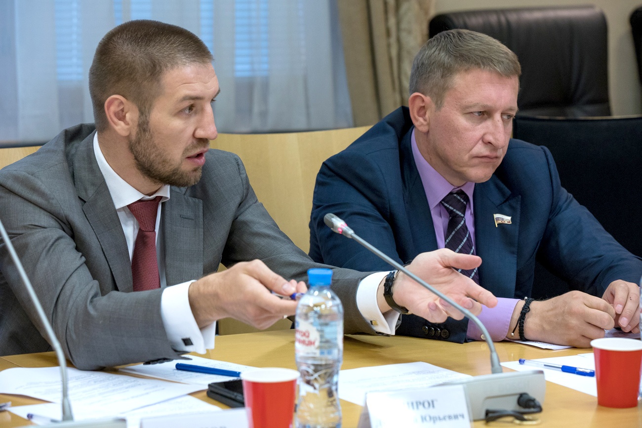   Заседание Рабочей группы Президиума Генсовета Партии по защите прав дольщиков. Фото: Борис Тумаков
