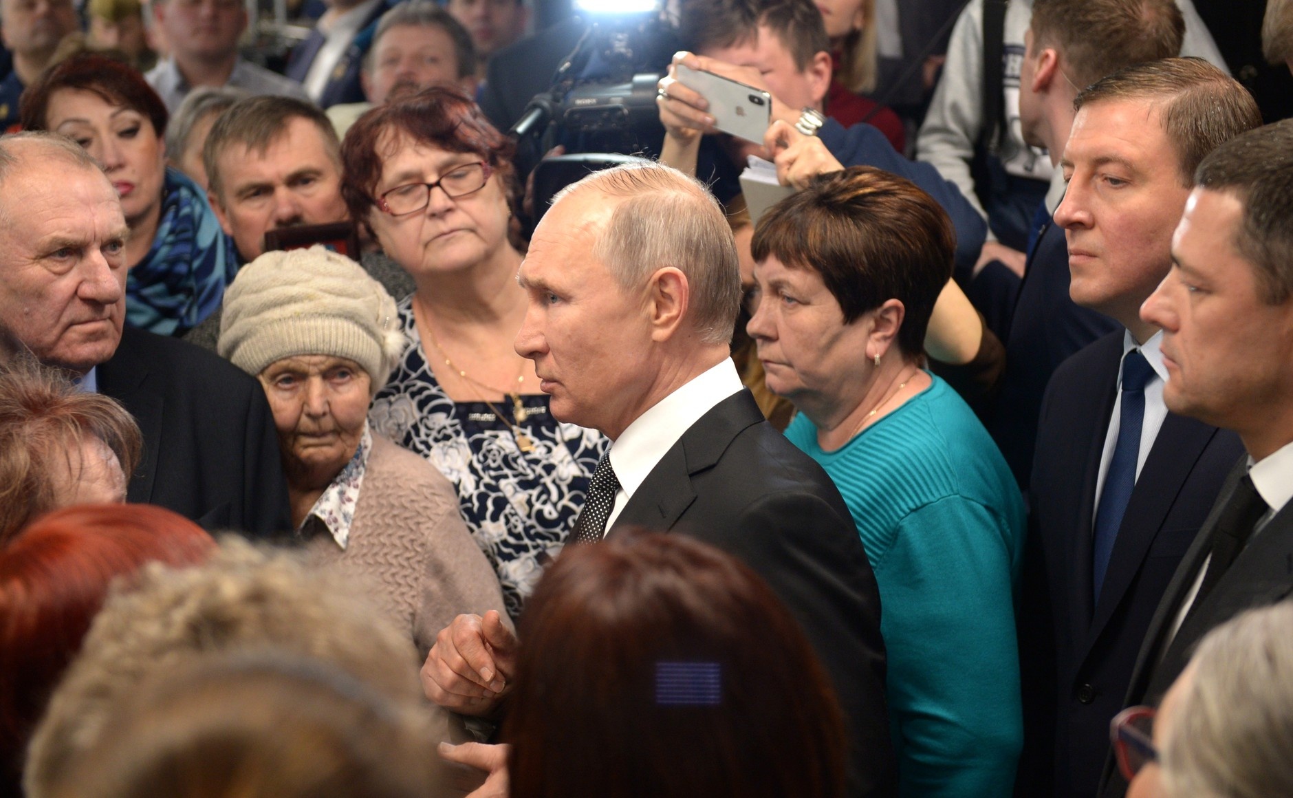  Владимир Путин принял участие в памятных мероприятиях в честь подвига десантников 6-й роты 104-го гвардейского парашютно-десантного полка 76-й Псковской дивизии ВДВ. Фото: kremlin.ru