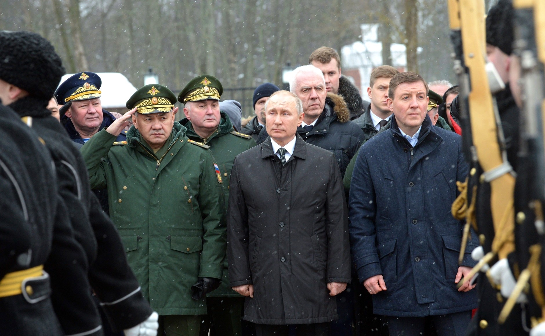 Владимир Путин принял участие в памятных мероприятиях в честь подвига десантников 6-й роты 104-го гвардейского парашютно-десантного полка 76-й Псковской дивизии ВДВ