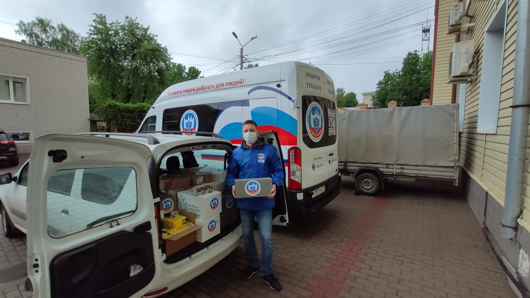  Волонтеры помогают людям по всей стране