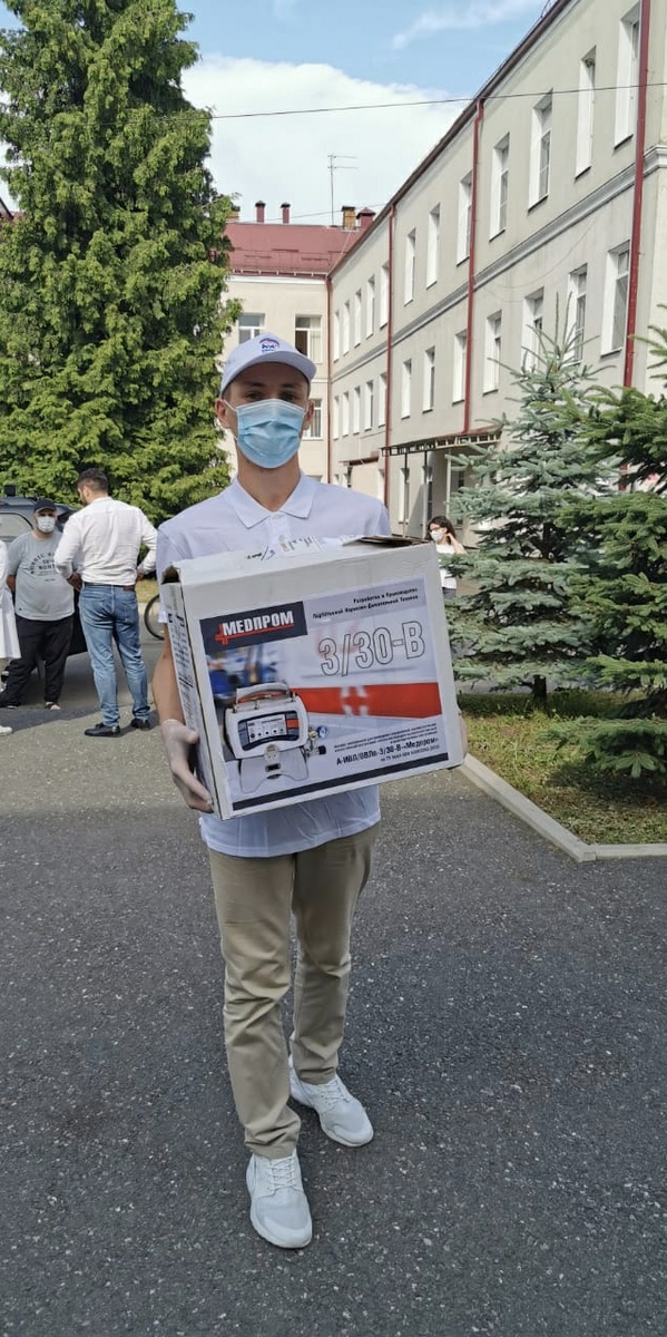   Волонтеры помогают людям по всей стране